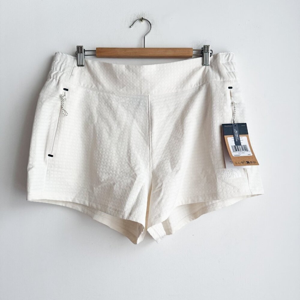 The North Face Tekware Grid White Waffle Textured Shorts XL